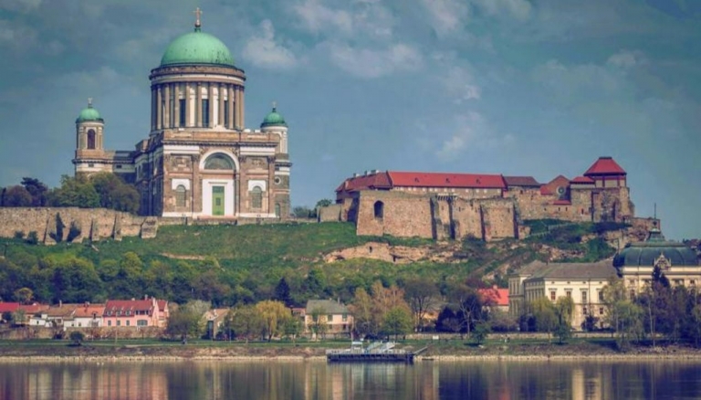 Esztergom.jpeg Esztergom.jpeg