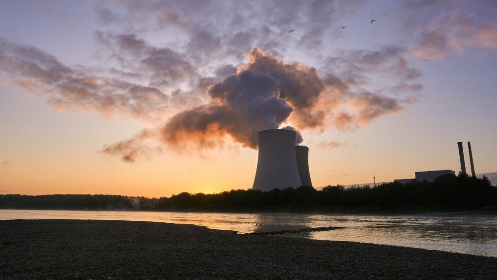 nuclear-power-plant-g4c13f53c4_1280-2.jpg