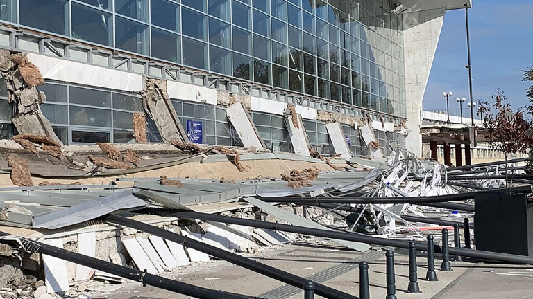 Novi_Sad_railway_station_canopy_collapse-2.jpg