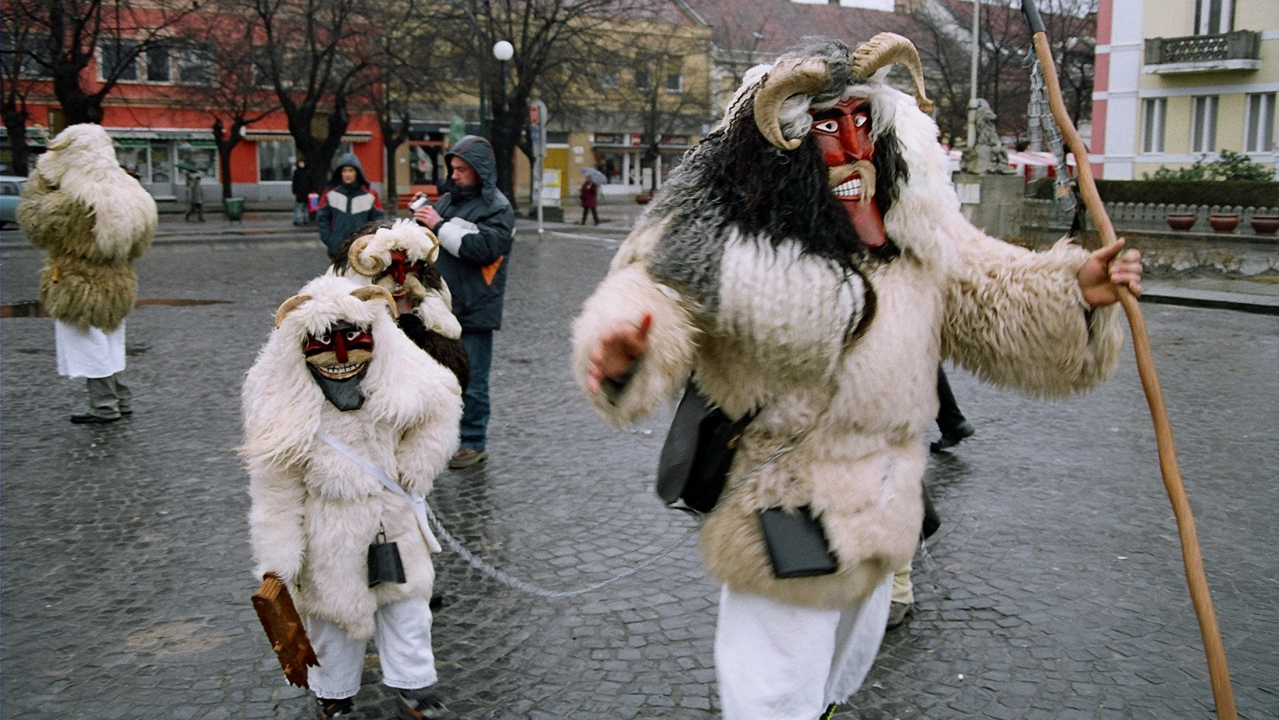Busojaras-Buso_and_Son-2.jpg